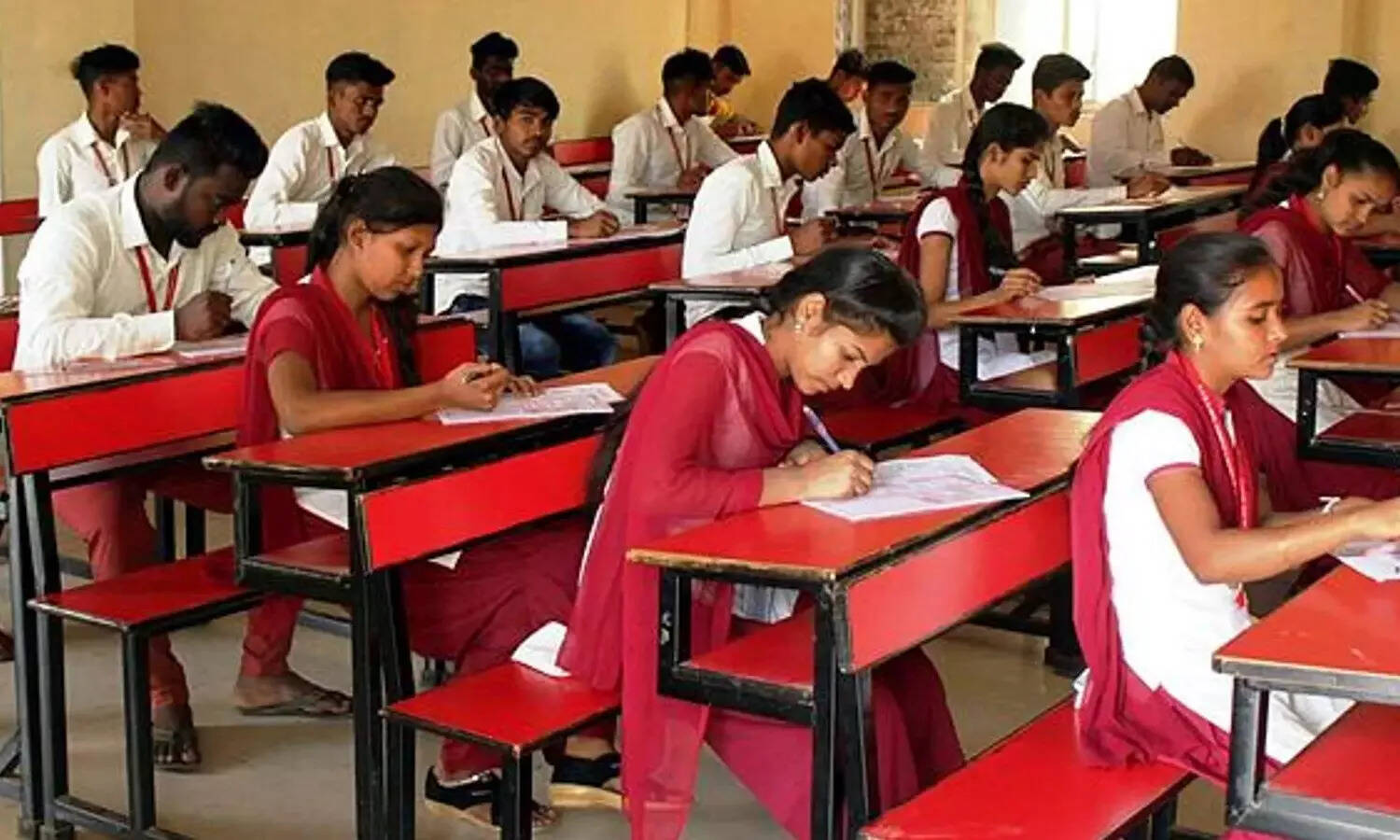 அரையாண்டு தேர்வுக்கான புதிய அட்டவணை வெளியீடு!!