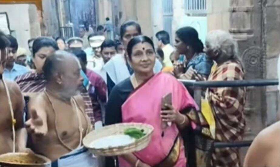 திருக்கோஷ்டியூரில் துர்கா ஸ்டாலின் வழிபாடு - பக்தர்களுடன் கலந்துரையாடல்!