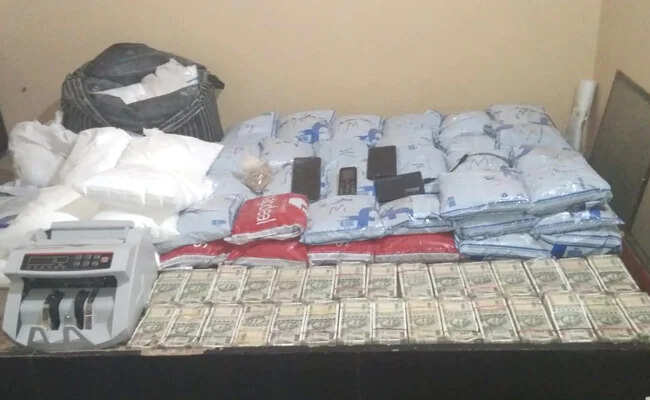 பகீர் !! ரூ200கோடி ஹெராயின் கடத்தல்!! சுற்றி வளைத்த காவல்துறை!!