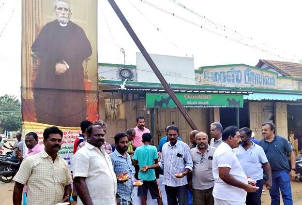 தூத்துக்குடியில் நாசரேத்தின் தந்தை மர்காஷிஸ் வருகை தினம்... பொதுமக்கள் இனிப்பு வழங்கி கொண்டாட்டம்!