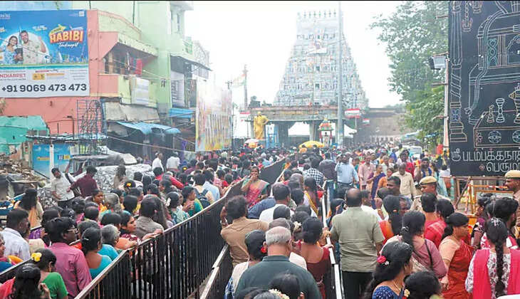 திருவொற்றியூர் ஆதிபுரீஸ்வரர் வரிசையில் பக்தர்கள்