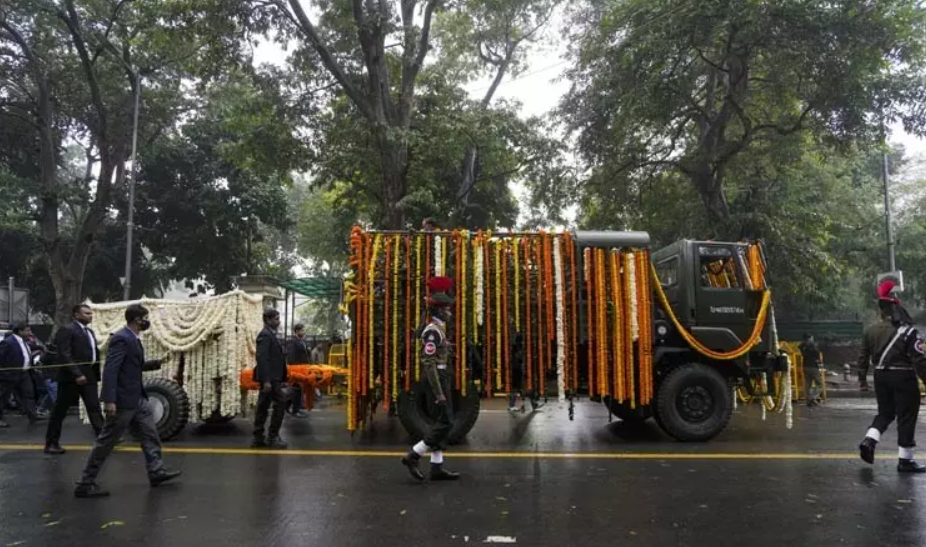 மன்மோகன் சிங்கின் இறுதி ஊர்வலம் தொடங்கியது... திரண்ட மக்கள் கண்ணீர் அஞ்சலி!