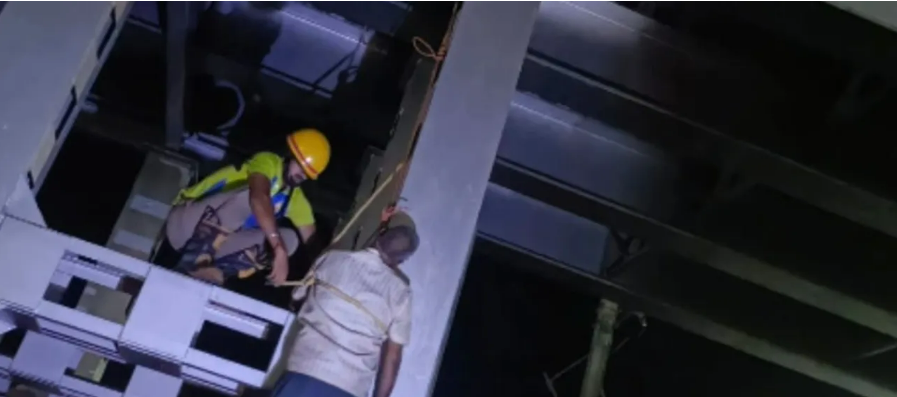 ரயில் நிலையத்தில் தூக்கிட்டு தற்கொலை!! மதுரையில் பரபரப்பு!!