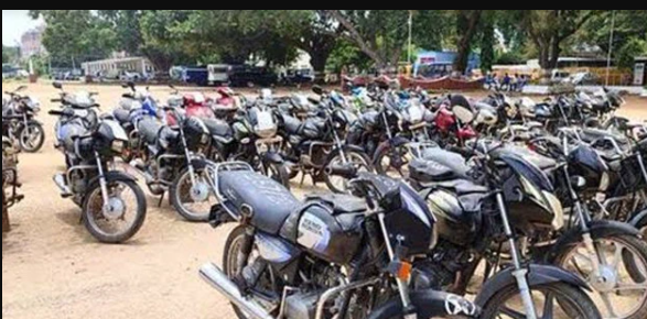 தமிழ்நாடு முழுவதும் டிசம்பர் 22, 23 தேதிகளில் போலீஸ் பறிமுதல் வாகனங்கள் பொது ஏலம்... பொதுமக்கள் வாங்க வழிகாட்டி நெறிமுறைகள்!