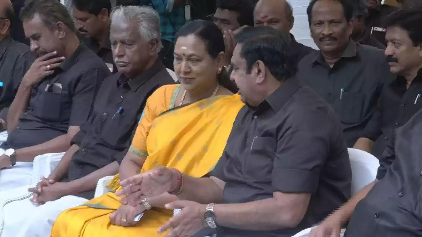 இபிஎஸ் பிரேமலதா