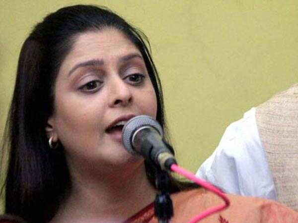 18 வருஷங்களாச்சு... இன்னும் சொன்ன வார்த்தைய காப்பாத்தலை?! நடிகை நக்மா அதிருப்தி!