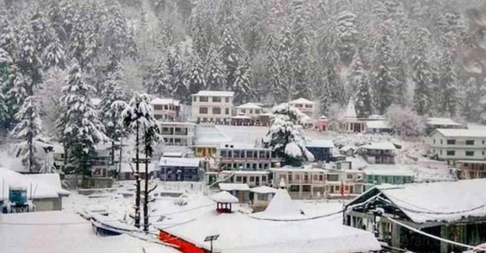 சிம்லாவில் கடும் பனிப்புயல் எச்சரிக்கை… 8 மாவட்டங்களில் ரெட் அலெர்ட்!