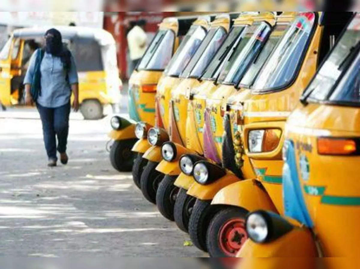 அடுத்த அதிர்ச்சி!! தமிழகத்தில் ஆட்டோ கட்டணம் உயர்வு?! கலக்கத்தில் பொதுமக்கள்!!