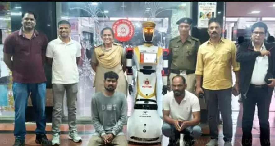 ரயில் நிலையத்தில் குற்றவாளிகளை பிடிக்கும் ரோபோ... வைரல் வீடியோ!