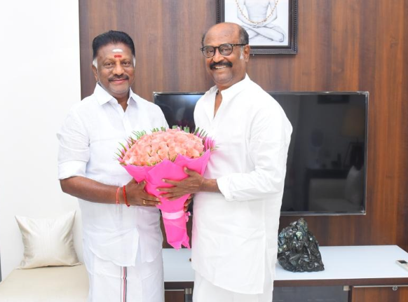 ரஜினி ஓபிஎஸ் திடீர் சந்திப்பு... பரபரக்கும் அரசியல் வட்டாரம்!!