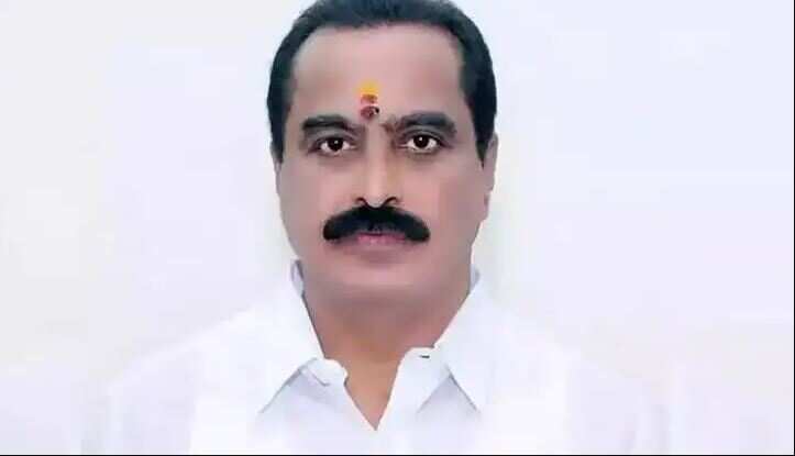 அதிமுகவில் அடுத்த அதிர்ச்சி... முன்னாள் அமைச்சர் எம்.எஸ்.எம். ஆனந்தன் திடீர் விலகல்!