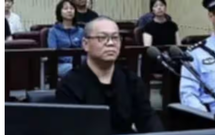 ஊழலுக்கு மன்னிப்பே கிடையாது… 1400 லஞ்சம் பெற்ற சீன முன்னாள் நிர்வாகிக்கு மரண தண்டனை!