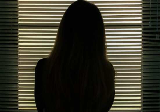 குழந்தை பெறுவதற்கு மனித எலும்பு பொடியை சாப்பிட கட்டாயப்படுத்திய மாமியார் !!