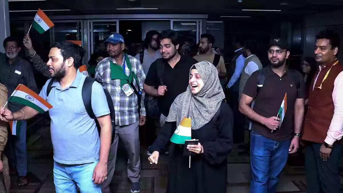 இந்தியா ஜிந்தாபாத்... ஆபரேஷன் சிந்து மூலம் 517 இந்தியர்கள் தாயகம் திரும்பினர்!