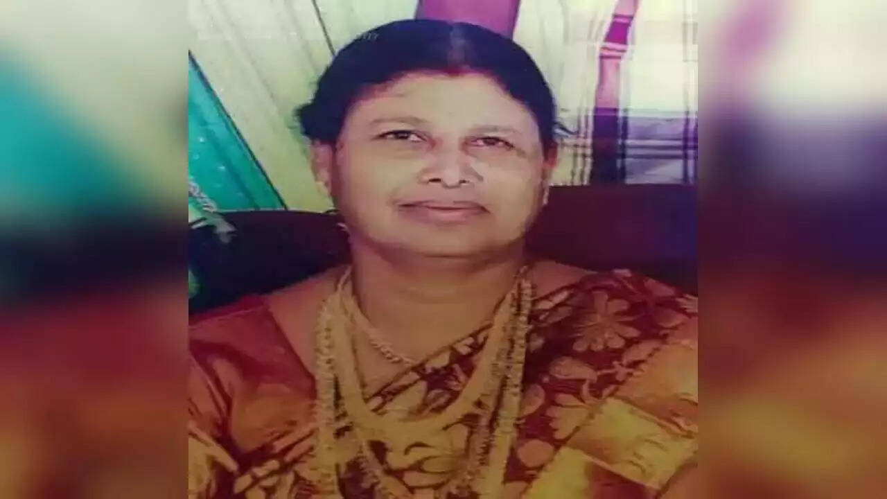 பகீர்... பெண் கொடூர கொலை... மிளகாய்ப் பொடி தூவிச் சென்ற மர்ம நபர்கள்!