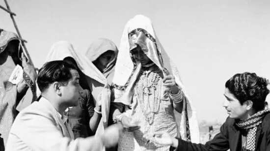 இந்தியாவின் முதல் தேர்தலில் விநோதம்... வாக்காளர் பட்டியலில் இருந்து 28 லட்சம் பெண் வாக்காளர்கள் பெயர்கள் நீக்கம்!