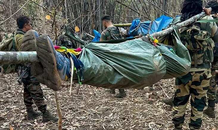 ரூ.1 கோடி சன்மானம் அறிவிக்கப்பட்டிருந்த நக்சலைட் உட்பட 12 பேர் சுட்டுக்கொலை!