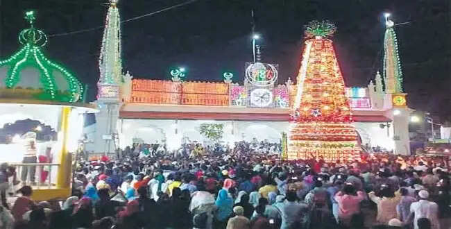 நாகூர் கந்தூரி விழா.. 2 இரயில்களில் கூடுதல் பெட்டிகள் இணைப்பு!