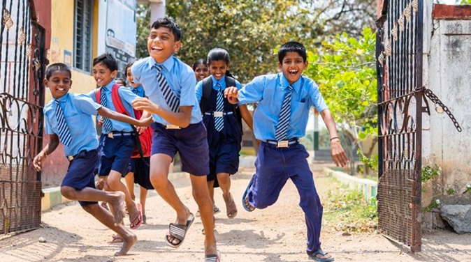 விட்டாச்சு லீவு.... நாளை முதல் 12ம் வகுப்பு வரை மாணவர்களுக்கு கோடை விடுமுறை!