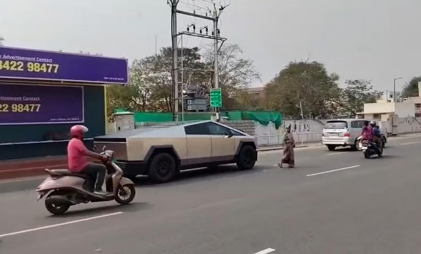 கோவை சாலைகளில் டெஸ்லா சைபர் டிரக்… வைரல் வீடியோ!