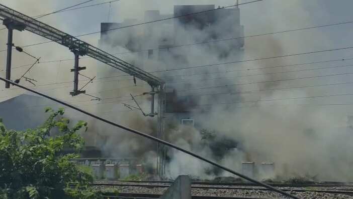 சென்னை ரயில் நிலையத்தில் தீ விபத்து.. அலறியடித்த பயணிகள்!