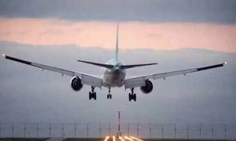 35 பயணிகளை விட்டுவிட்டு சென்ற விமானம்!! பதறித் துடித்த விமானப் பயணிகள்!!