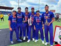 போட்றா வெடிய!! இந்தியா வெஸ்ட் இண்டீசை வீழ்த்தி தொடரை கைப்பற்றியது!! ரசிகர்கள் ஆரவாரம்!!