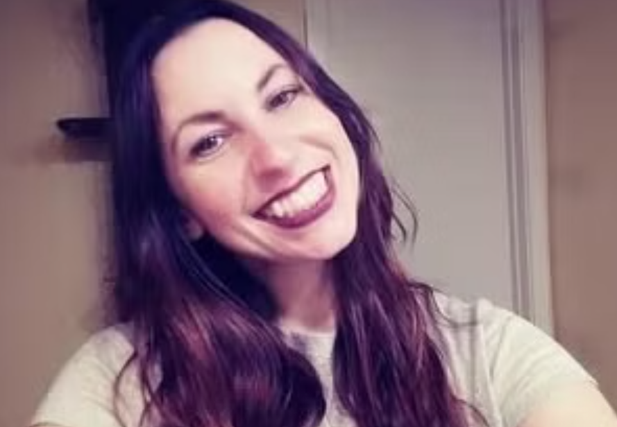 60 நாட்களுக்கு அவசர காதலன் தேவை!! இளம்பெண் அதிர்ச்சி விளம்பரம்!!