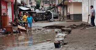 மெக்சிகோ வெள்ளம் மற்றும் நிலச்சரிவில் 76 பேர் பலி... 27 பேர் மாயம்!