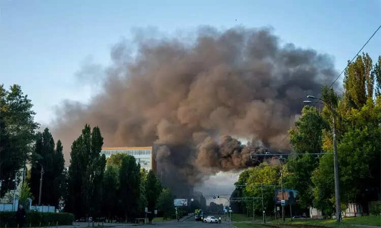 ரஷ்யா, உக்ரைன் தலைநகர் மீது ஏவுகணை தாக்குதல்... 14 பேர் பலி!