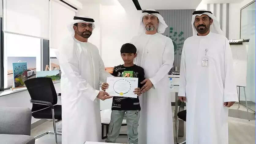 துபாய் போலீஸ் இந்திய சிறுவனுக்கு கௌரவம்... குவியும் பாராட்டுக்கள்!