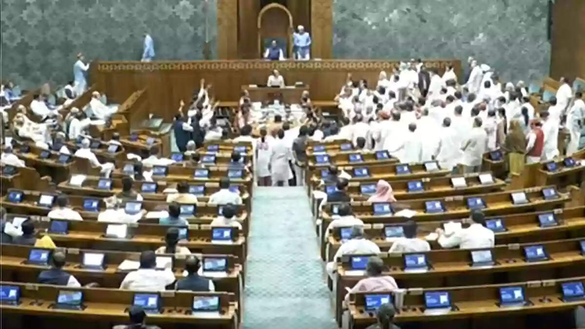 பாராளுமன்ற கூட்டத்தொடர் தொடங்கிய சில நிமிடங்களில் மக்களவை ஒத்திவைப்பு.!