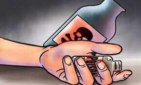 பள்ளியில் பயங்கரம்... விஷம் குடித்த பிளஸ் 1 மாணவி!