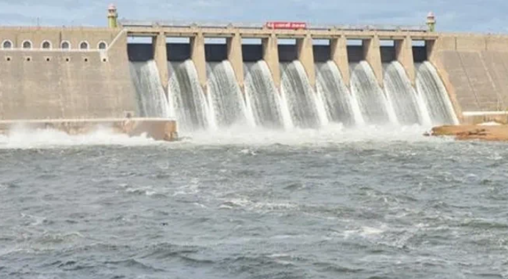 வேகமாக நிரம்பும் வைகை அணை... கரையோர மக்களுக்கு வெள்ள அபாய எச்சரிக்கை!