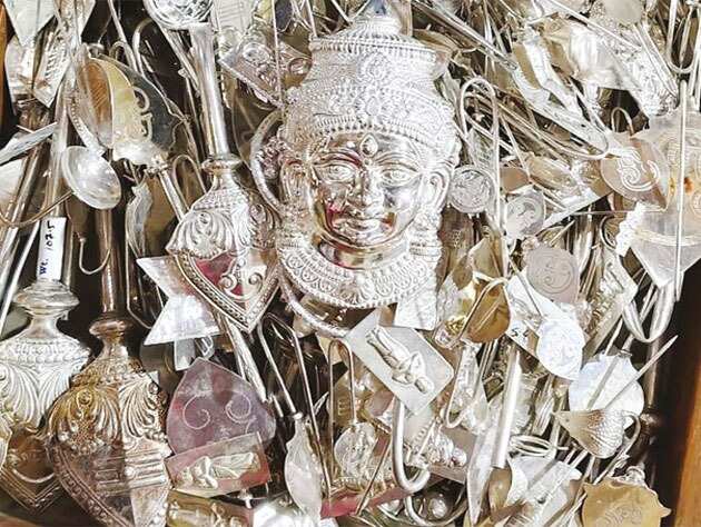 ஒரு கிலோ தங்கம்.. 22 கிலோ வெள்ளி... திருச்செந்தூர் கோவிலில் உண்டியல் வருவாய் ரூ.3.42 கோடி!