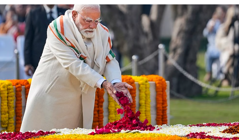 சுதேசி கொள்கையை வலியுறுத்தவர் மகாத்மா காந்தி... ராஜ்காட்டில் அஞ்சலி செலுத்தி மோடி பதிவு!