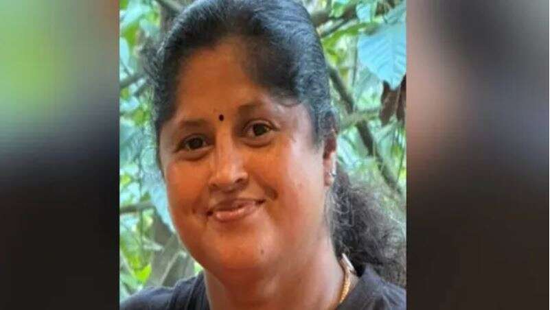 கோயில் விழாவில் நடனமாடியபடியே மயங்கி விழுந்து பரதநாட்டிய கலைஞர் உயிரிழப்பு!