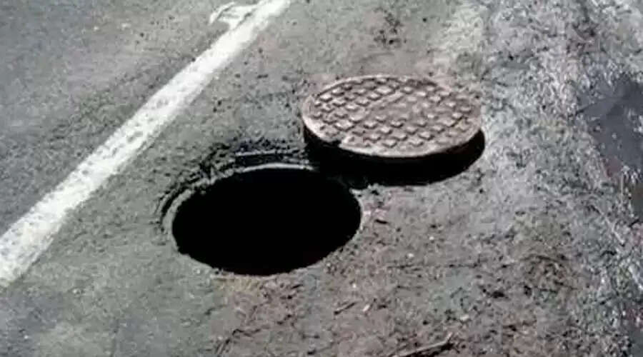 பெரும் சோகம்... பாதாள சாக்கடைக்குள் தவறி விழுந்து தொழிலாளர் பலி!