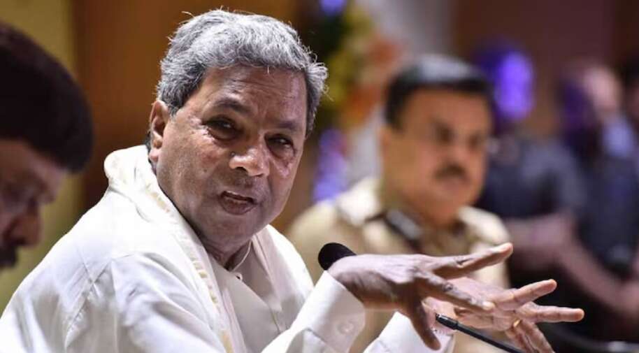 100% இடஒதுக்கீடு மசோதா : முதல்வரின் ட்விட்டர் பதிவு திடீரென நீக்கப்பட்டதால் பொதுமக்கள் அதிர்ச்சி!