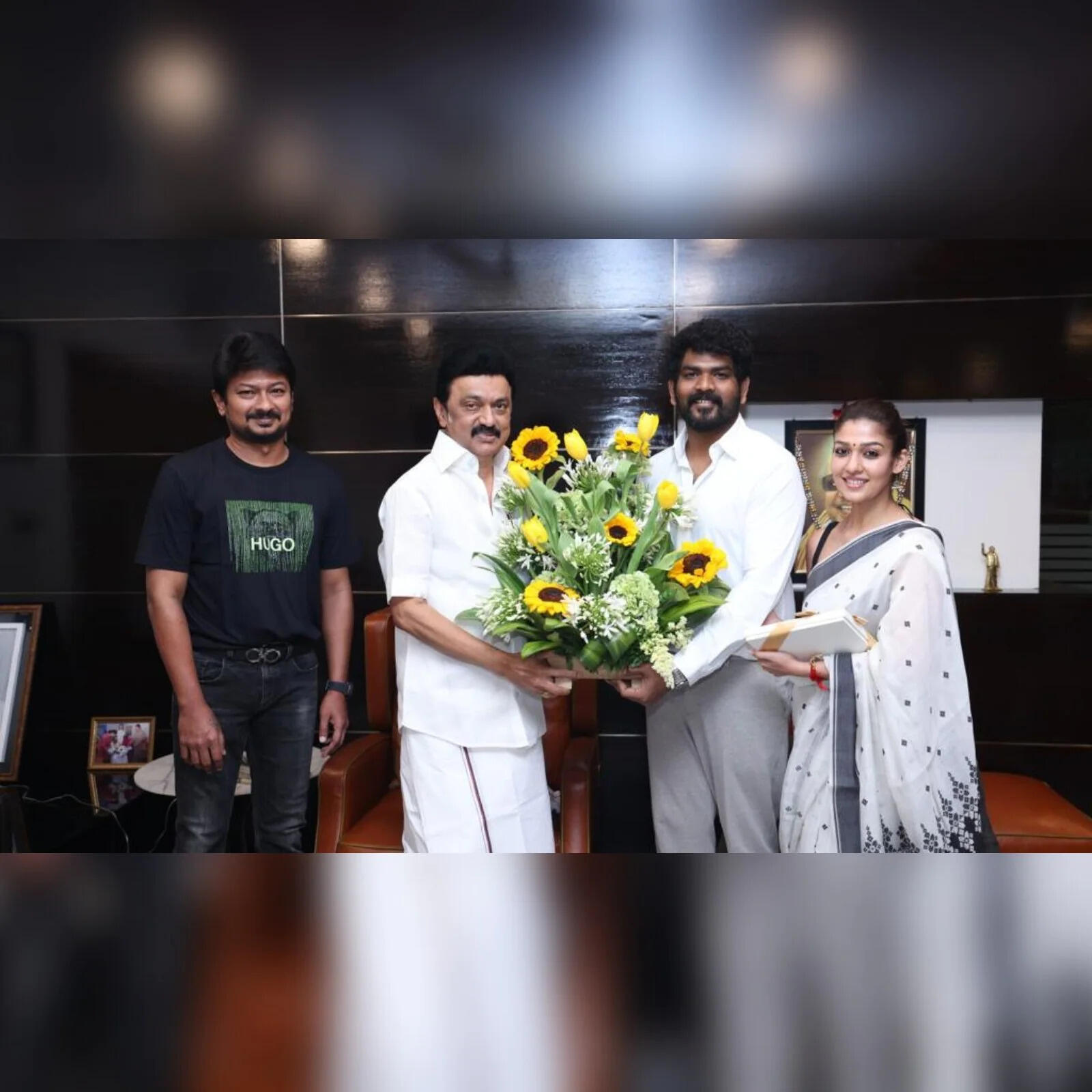 முதல்வரை நேரில் சந்தித்த விக்கி - நயன்!! வைரலாகும் புகைப்படம்!!