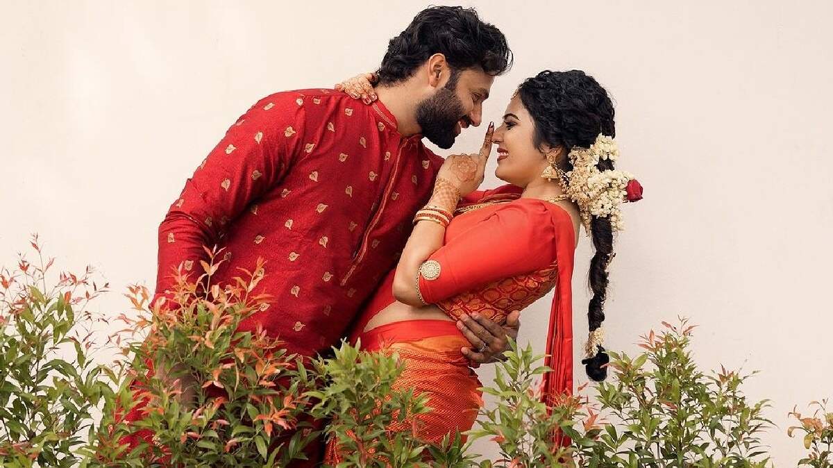 காதலருடன் நிச்சயதார்த்தம்... பிரபல சீரியல் நடிகை ஸ்ரீகோபிகாவுக்கு திருமணம்!