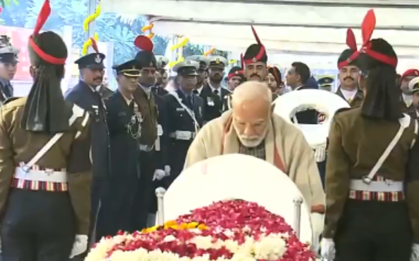 21 குண்டுகள் முழங்க ராணுவ மரியாதையுடன் மன்மோகன் சிங்கிற்கு இறுதிச்சடங்கு!