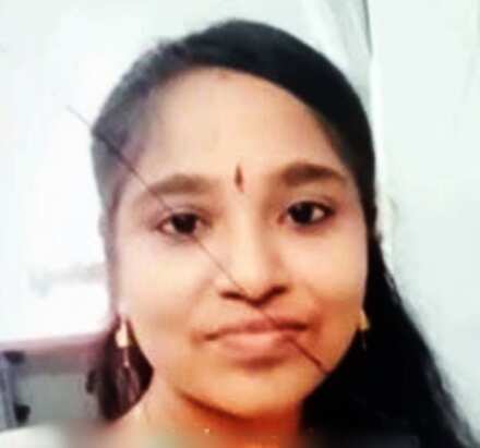 திருச்சியில் இளம்பெண் தற்கொலை! போலீசில் பெற்றோர் புகார்!