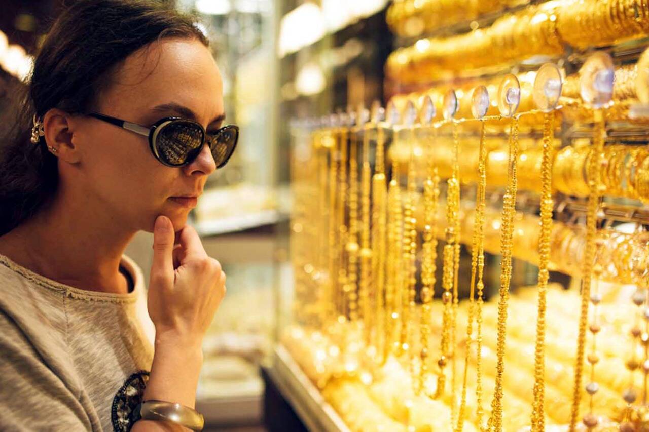 தங்கம் விலை சரிவு!! இல்லத்தரசிகள் மகிழ்ச்சி!!