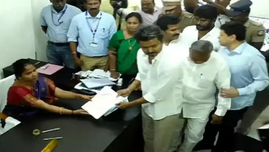 திமுக கோட்டையைத் தகர்க்குமா தவெக? பெரம்பூரில் விஜய்க்கு மாற்று வேட்பாளராக 'தளபதி' சிவா!