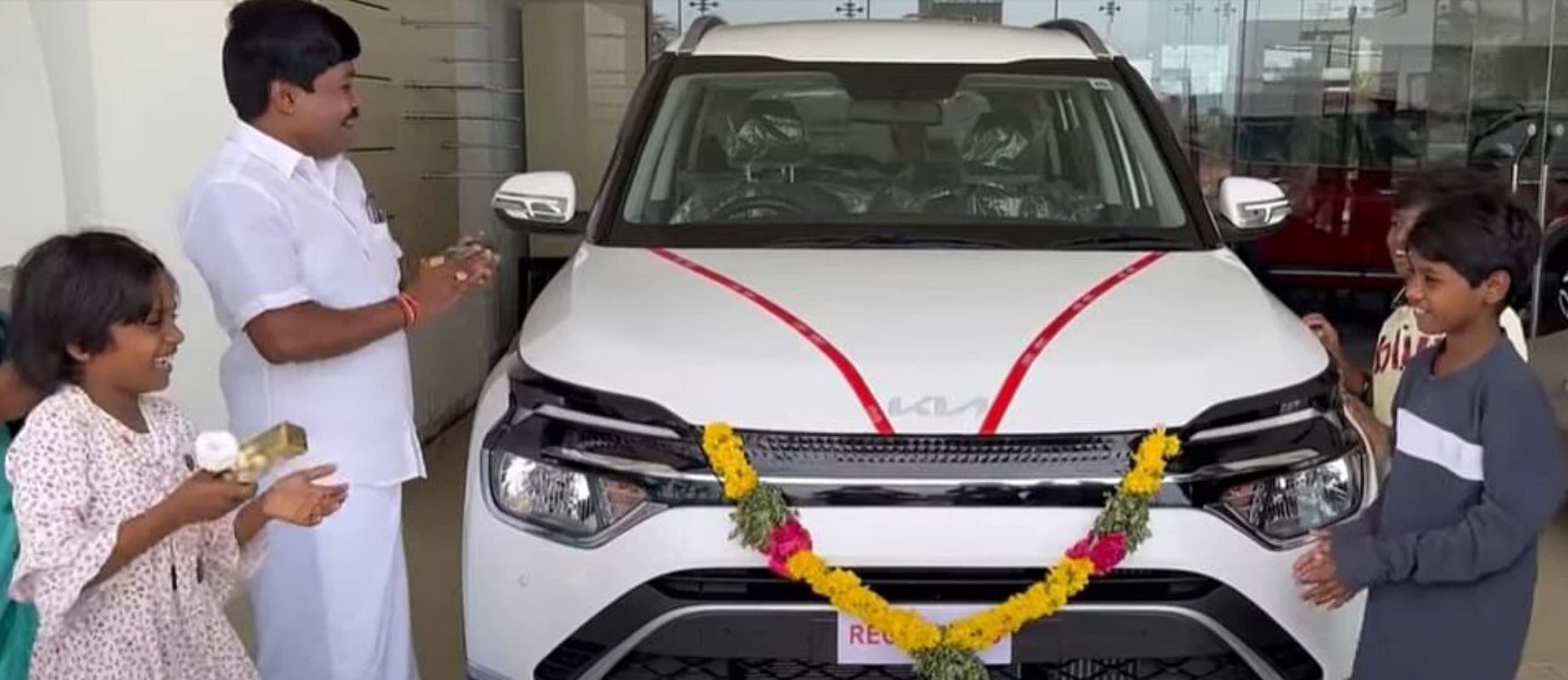 வீடியோ... என் பரம்பரையில புதுக்கார் வாங்குனவன் நான் தான்!! கெத்து காட்டும் ஜிபிமுத்து!!