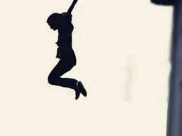 9 வது மாடியில் இருந்து குதித்து பெண் ஐடி ஊழியர் தற்கொலை!! தொடரும் சோகம்!!