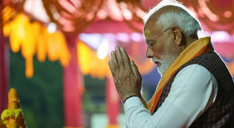 ஆயிரம் ஆண்டுகளை கடந்தும் கம்பீரமாக நிற்கும் சோமநாதர் கோவிலில் பிரதமர் மோடி வழிபாடு!