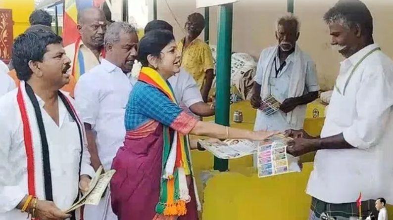 “விவசாயக் கடன் தள்ளுபடி!” - உழவர் சந்தையில் சௌமியா அன்புமணி தீவிர வாக்கு சேகரிப்பு!