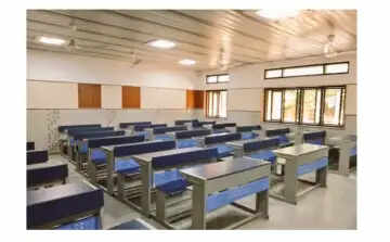 ஒரே நேரத்தில் விமான நிலையம், பள்ளிகளுக்கு வெடிகுண்டு மிரட்டல்... பெரும் பரபரப்பு!